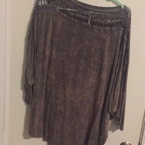 Acid wash semi off the shoulder quarter length